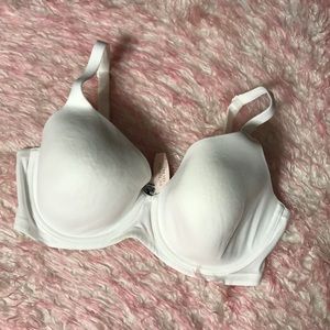 Body by Victoria’s Secret 38D white bra NWT